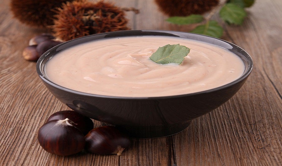 assiette de velouté de châtaignes et de potiron
