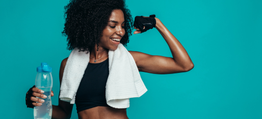 Femme sportive qui sort de sa séance