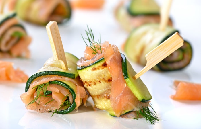 Roulés de courgettes avec saumon et aneth